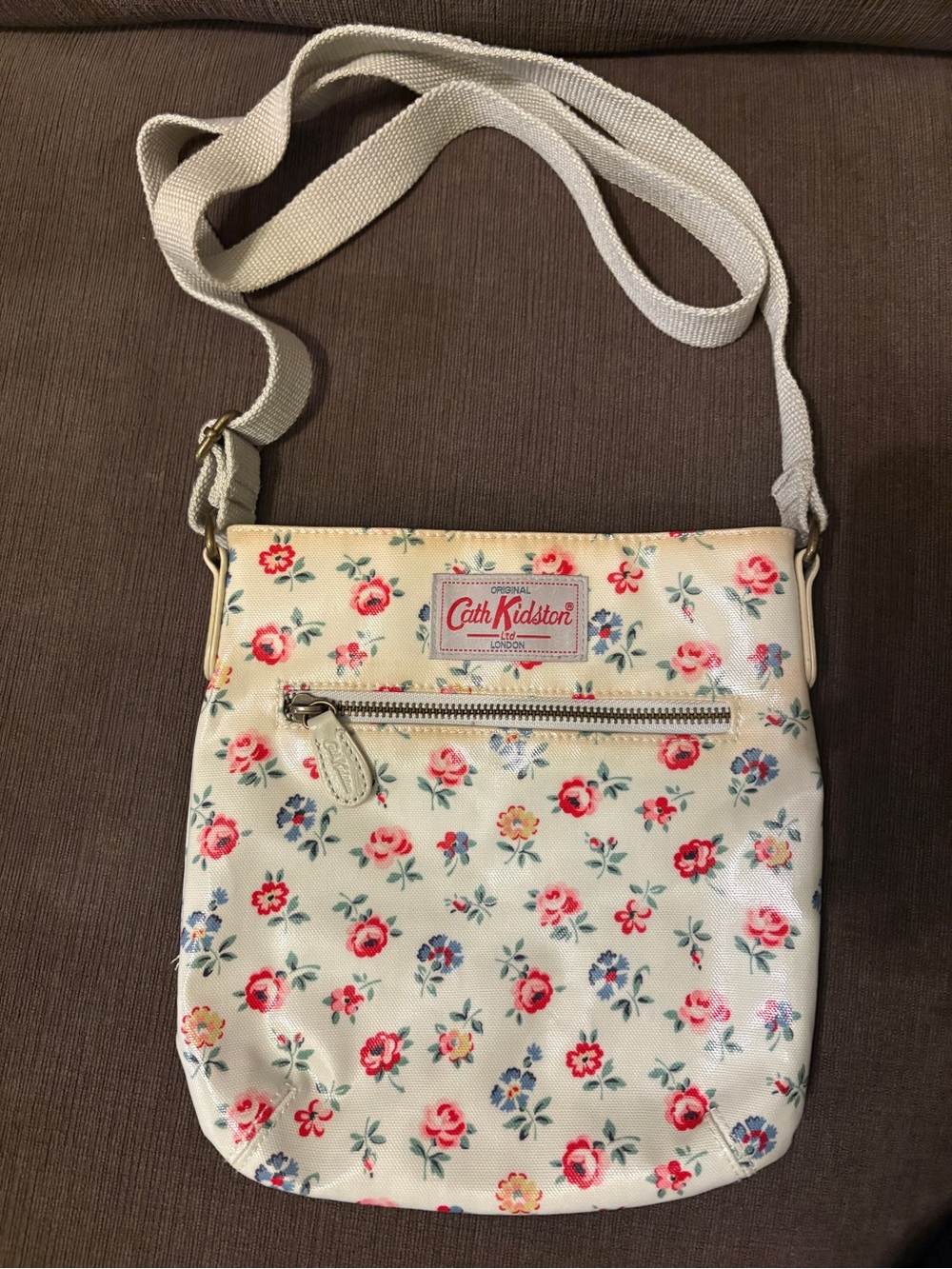 Cath Kidston Vintage Cream Rose Print Floral Oilcloth Crossbody British Cottage